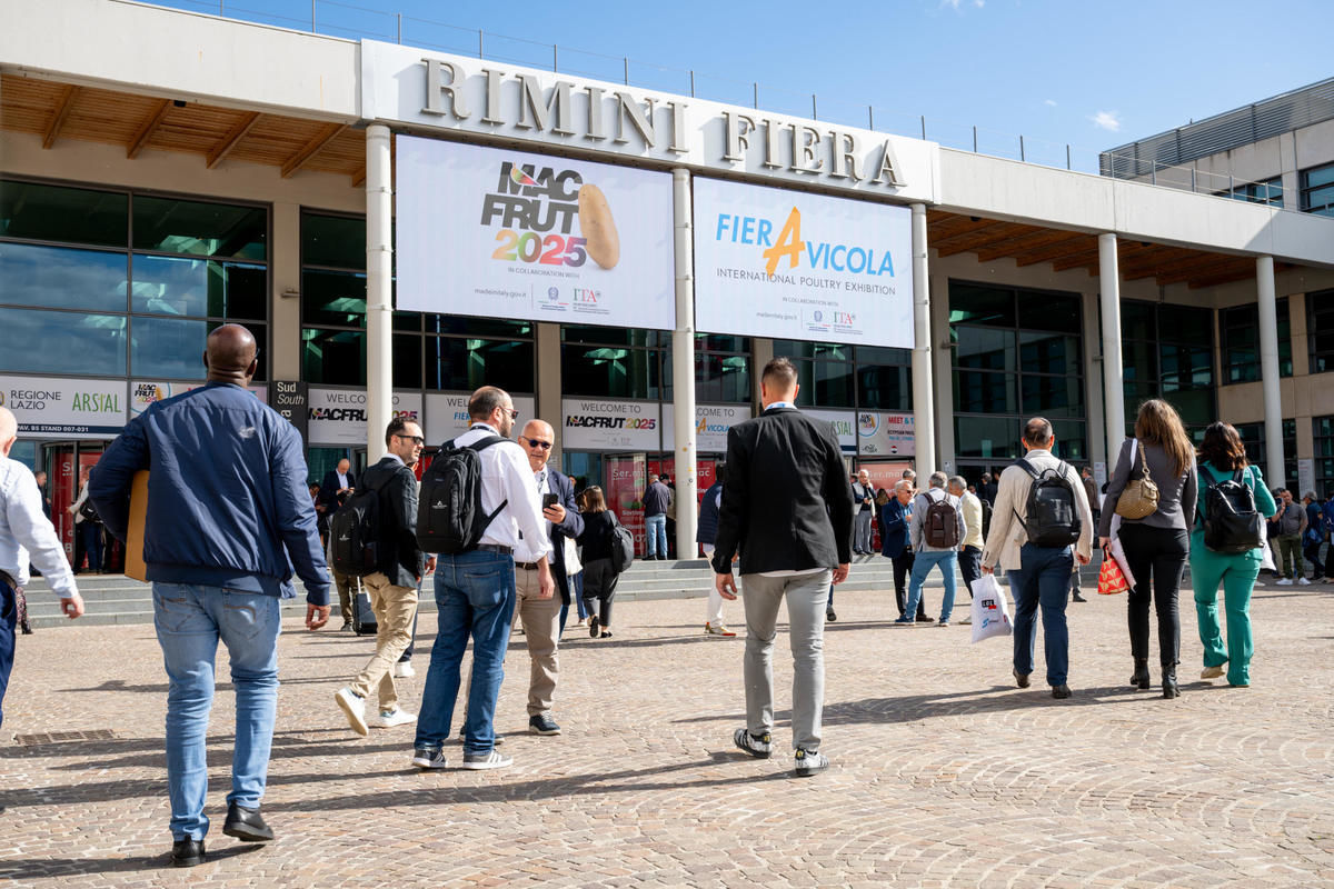 A Conad e a Coop escolheram a Macfrut para se reunirem com o setor internacional de frutas e vegetais